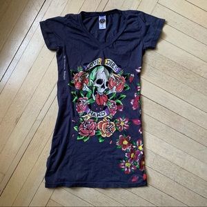 Ed Hardy Gray Graphic V Neck T Shirt. Size Small.